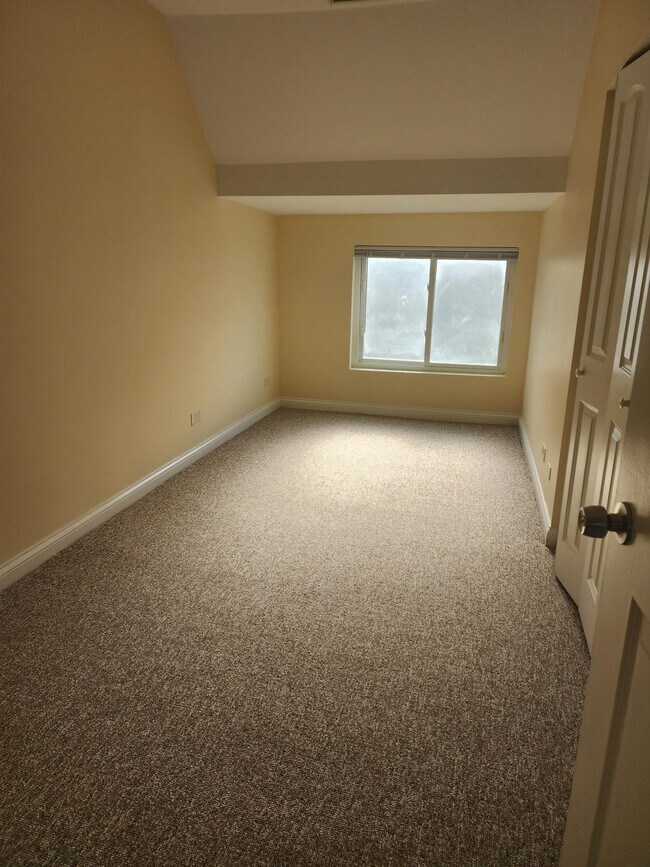 Foto del edificio - 1921 Darrow Ave