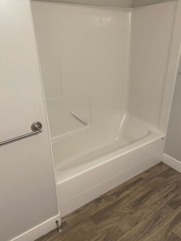 Primary Photo - Luxury 3 Bed 2 Bath Townhome in Vineyard