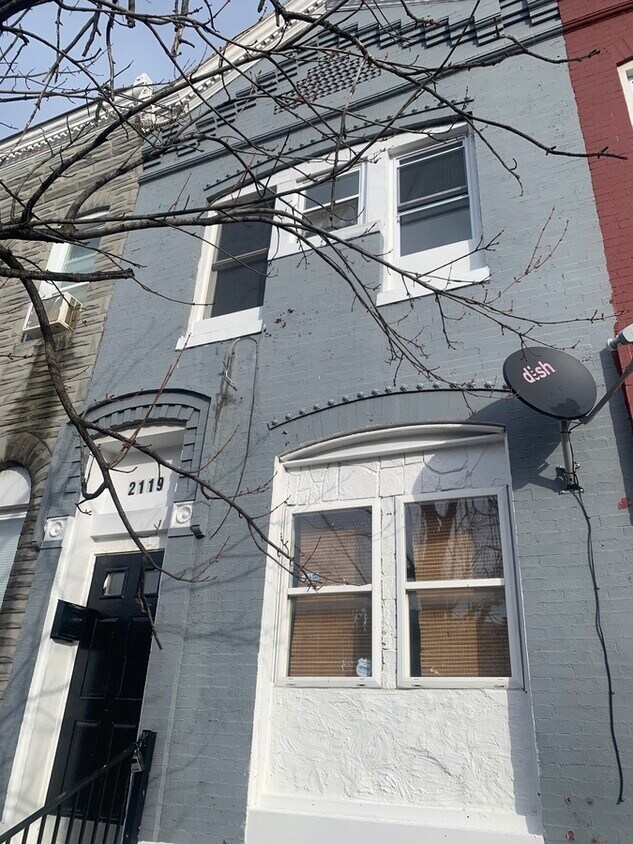 Primary Photo - 2119 N Fulton Ave