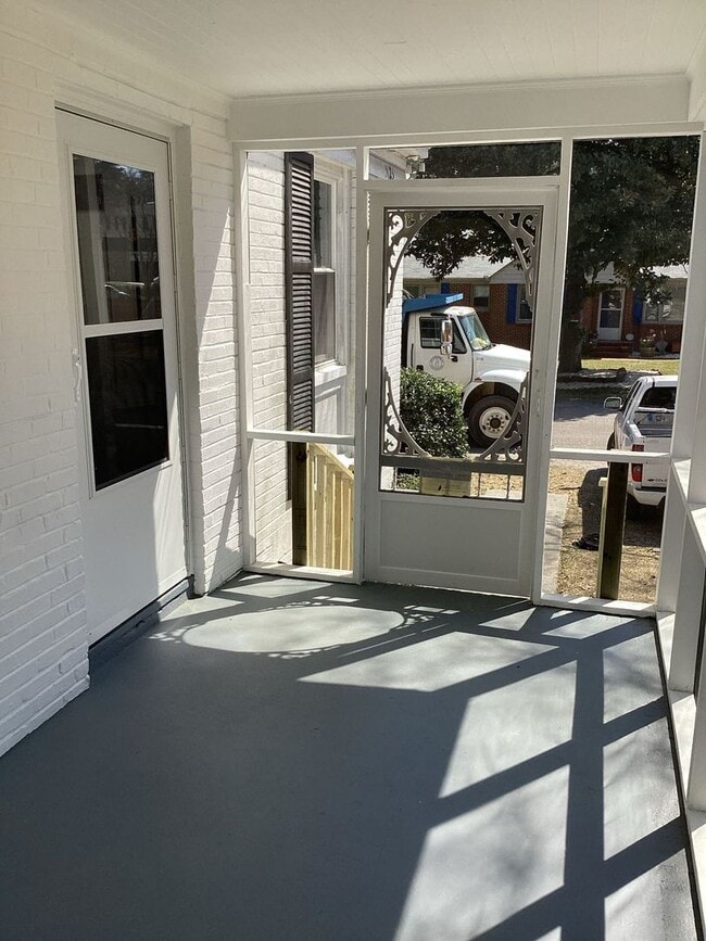 Building Photo - 5123 Kilbourne Rd