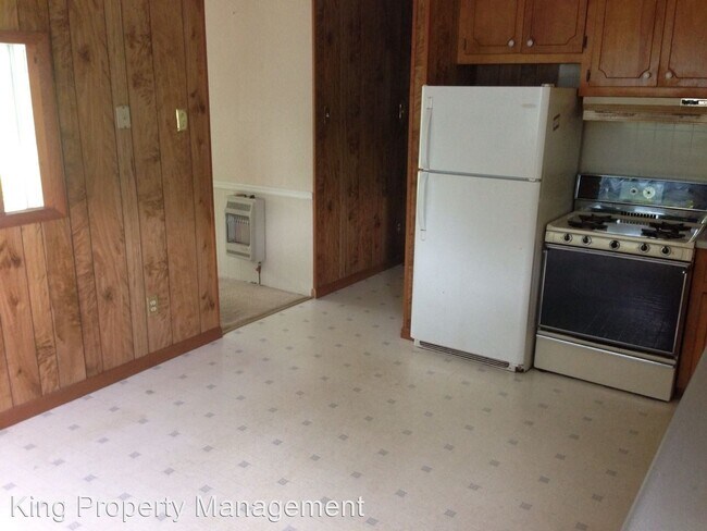 Building Photo - 3 br, 1 bath House - 54 Edwin Avenue
