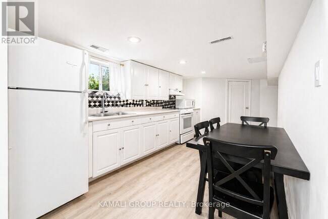 Photo du bâtiment - 46 Centre St E