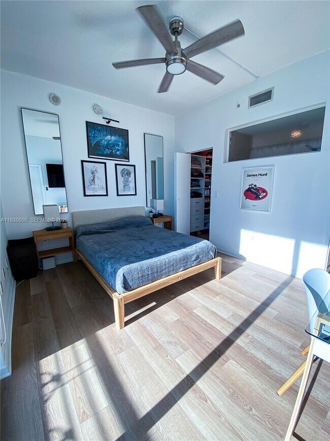 Foto del edificio - 350 NE 24th St