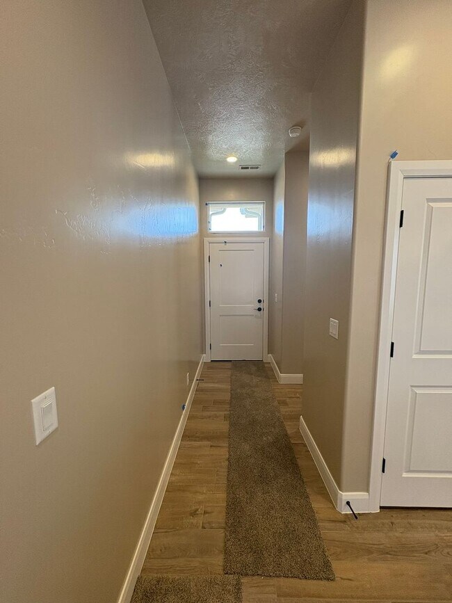 Foto del edificio - Townhome in Hurricane