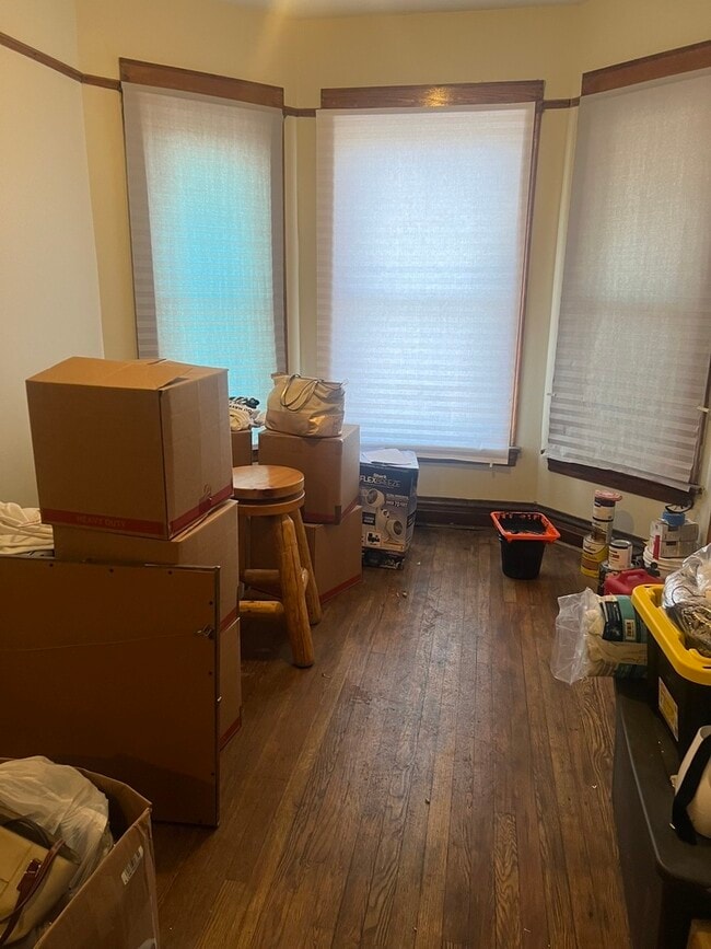 Building Photo - 6525 S Vernon Ave