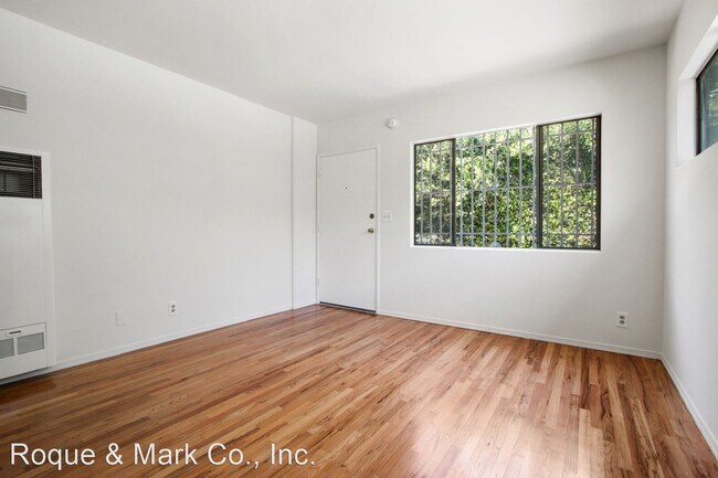 Building Photo - Studio, 1 bath Apartment - 978 S. Barringt...