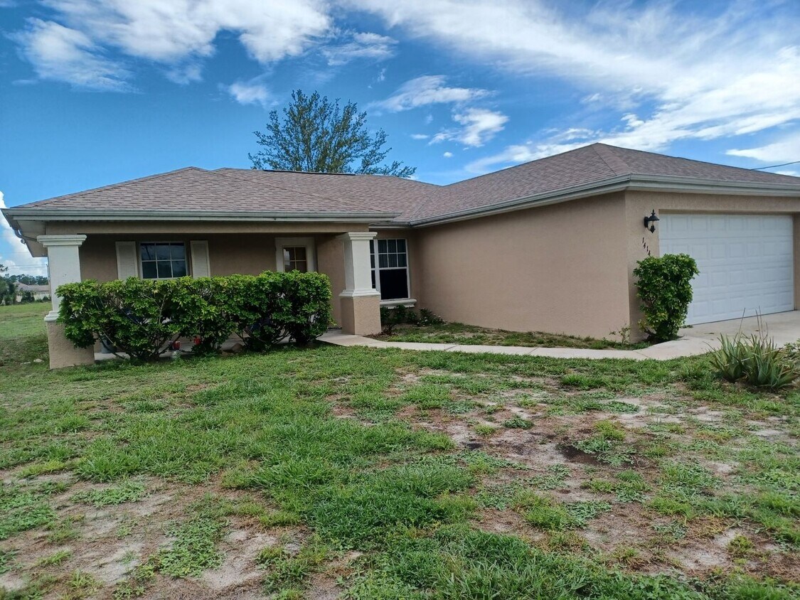 Primary Photo - Available: 3 bedroom 2 bathroom Single Fam...