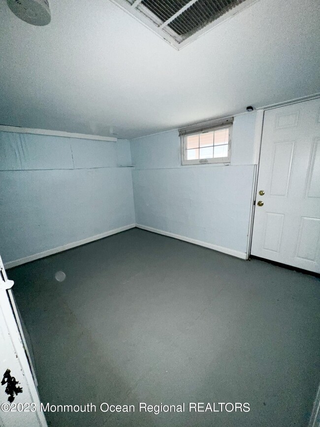 Building Photo - 1313 Ocean Terrace
