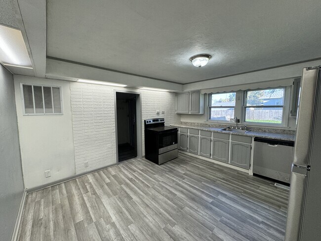 Foto del edificio - 821 S Market St