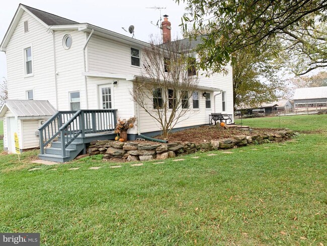 Building Photo - 18725 Barnesville Rd