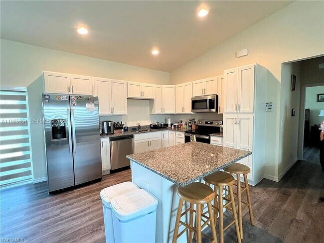 Building Photo - 9003 Largo Cir