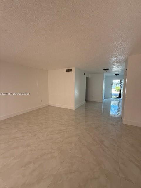 Foto del edificio - 9367 Fontainebleau Blvd