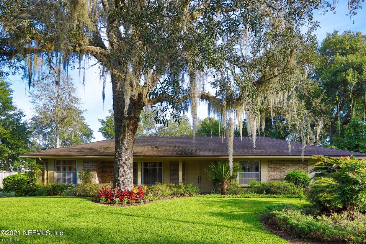 Foto principal - 4 br, 2 bath House - 573 Saratoga St