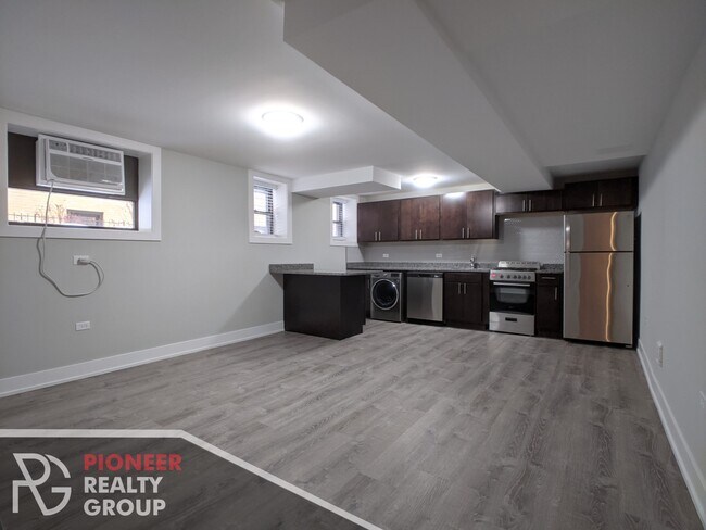 Foto del edificio - 421 W Belden Ave