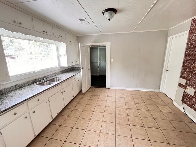Foto del edificio - Charming & Updated Home in Decatur