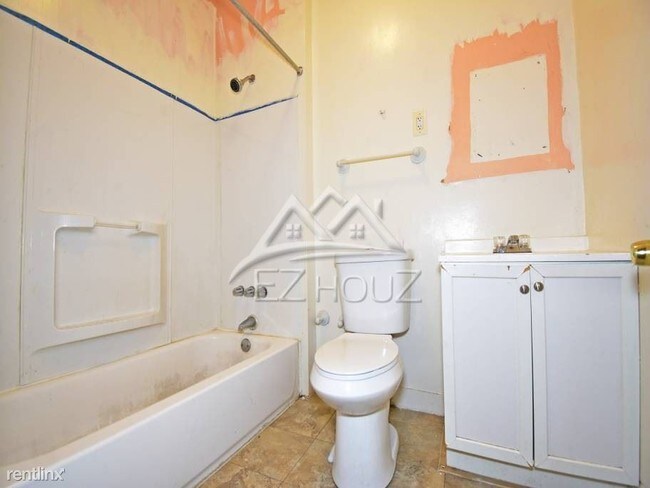 Building Photo - 4 br, 2 bath Apartment - 2726 The Alameda