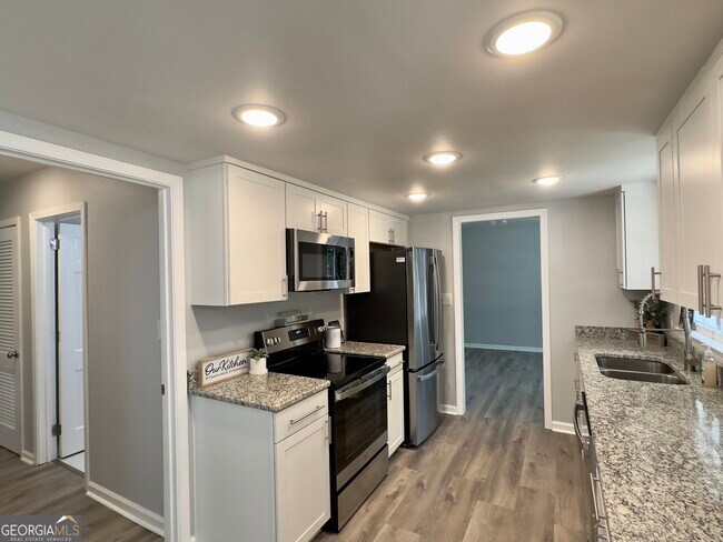 Foto del edificio - 6 Westlyn Dr