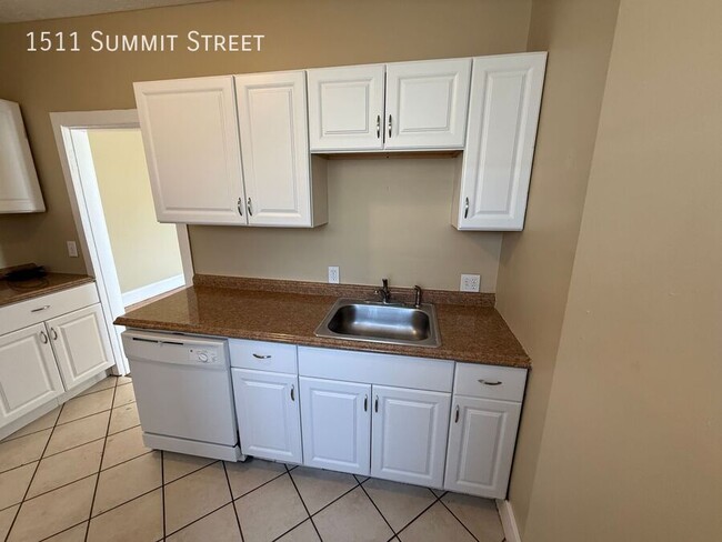 Foto del edificio - 1511 Summit St