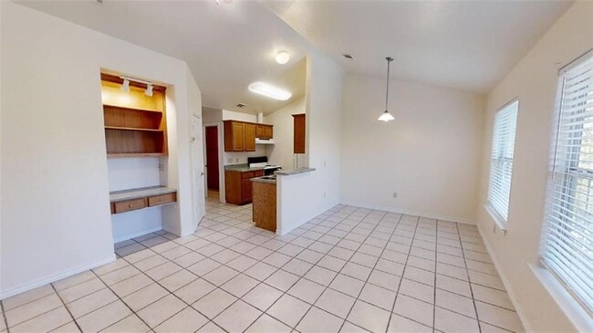 Building Photo - 412 Burleson St