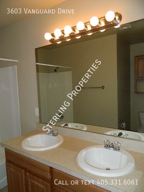 Foto principal - 3603 Vanguard Dr