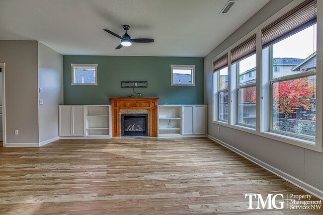 Building Photo - Spacious 4  BD Home with Modern Upgrades in Vancouver