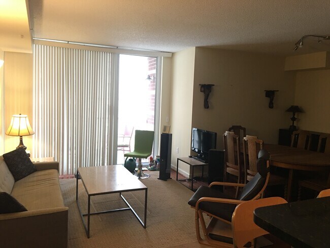 Living Room - 880 N Pollard St