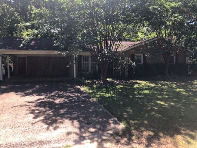 Building Photo - 2062 Elvis Presley Drive