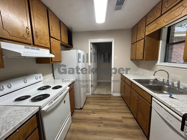 Building Photo - 115 Meadowbrook Ct