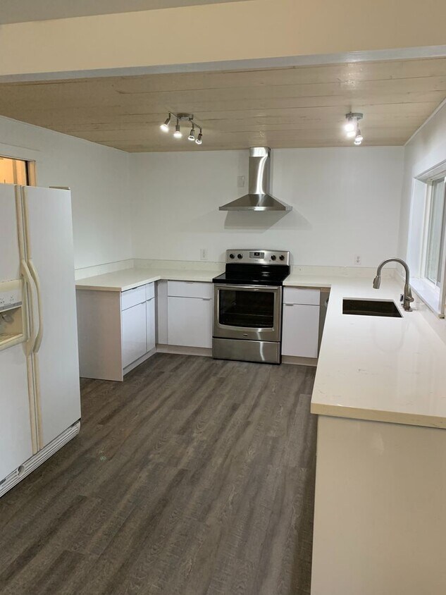 Primary Photo - 12624 - Pelto Properties, LLC