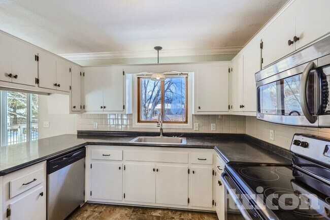 Foto del edificio - 433 1st St NW