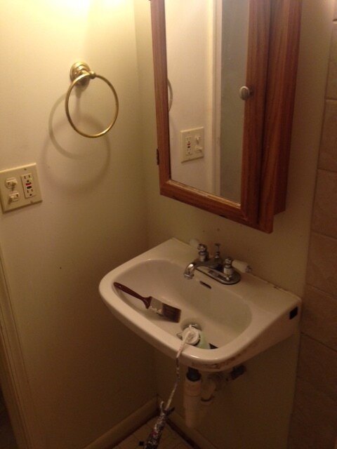 Lavabo de baño - 12424 Dewey Rd