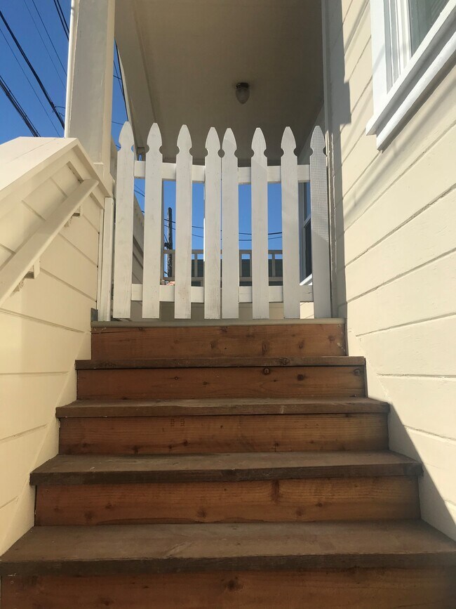 Front entrance - 564 4th Ln