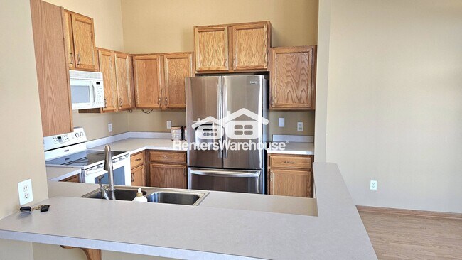 Foto del edificio - 7648 Century Blvd