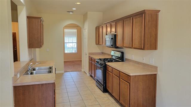 Building Photo - 8105 Shasta Dr