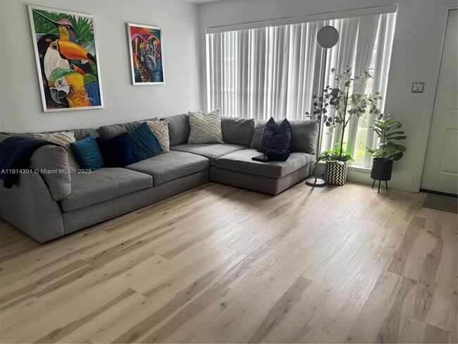 Foto del edificio - 3807 Hayes St