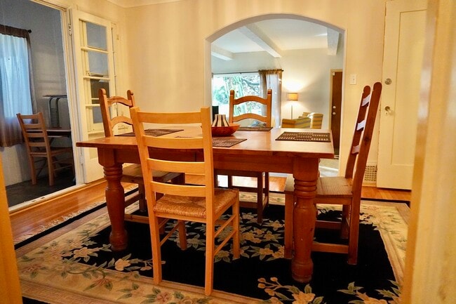 Foto del edificio - 1220 S Woods Ave