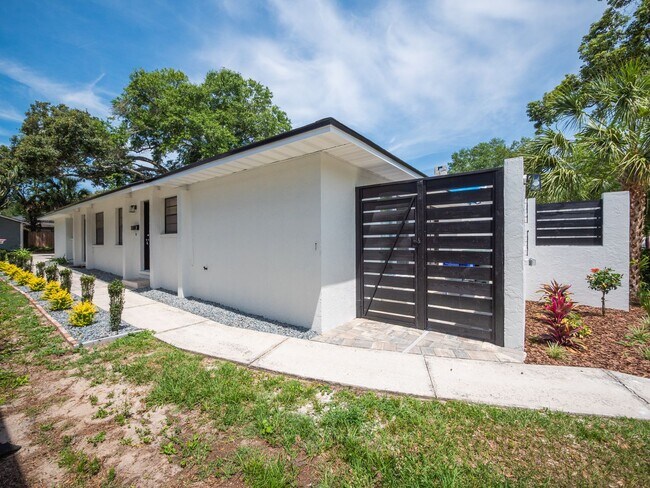 Building Photo - Lawn Care Included - Front unit of the dup...