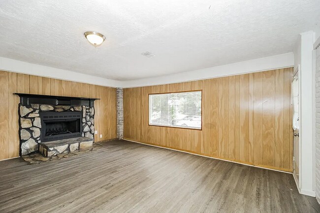 Foto del edificio - 3622 Sharon Ct