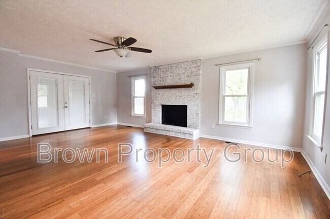 Foto del edificio - 5804 Norman Pl