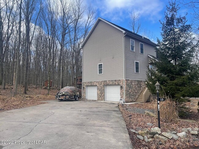 Building Photo - 15 Conyngham Dr