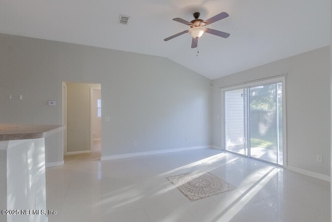 Foto del edificio - 8038 Welbeck Ln