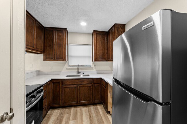 Foto del edificio - Tastefully Updated 3 bedroom 2 bath Duplex Northeast San Antonio