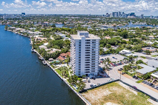 Building Photo - 888 Intracoastal Dr