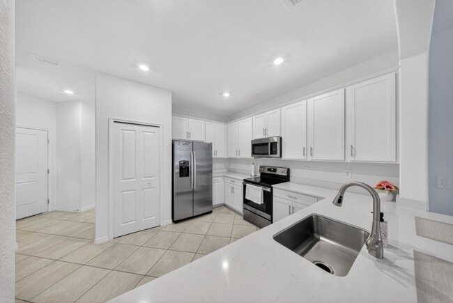 Building Photo - 2196 Dragonfruit Wy