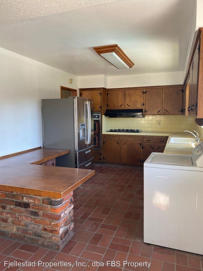 Building Photo - 3 br, 2 bath House - 6833 Airoso