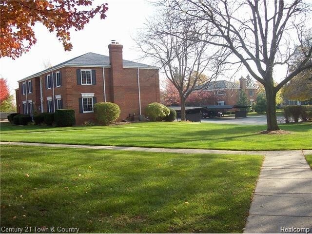 Foto del edificio - 766 E Fox Hills Dr