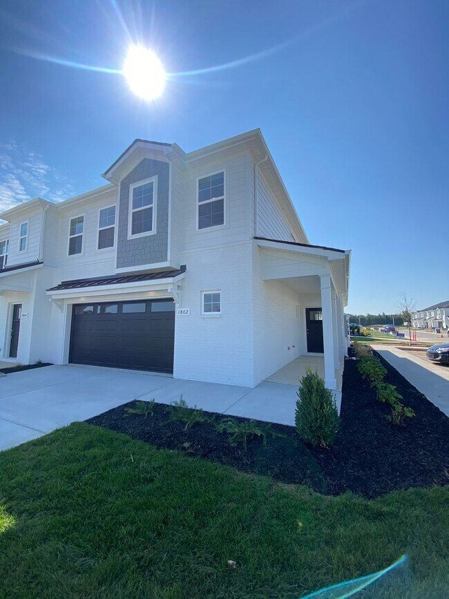 Building Photo - 3 br, 2.5 bath House - 1802 Streamsong Dr.