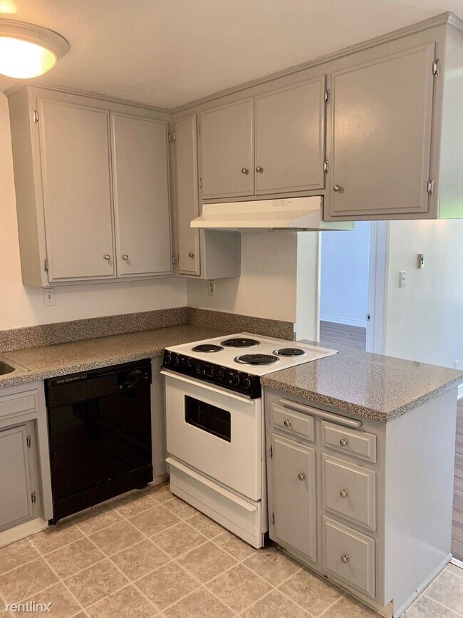 Foto del edificio - 10770 Lawler St