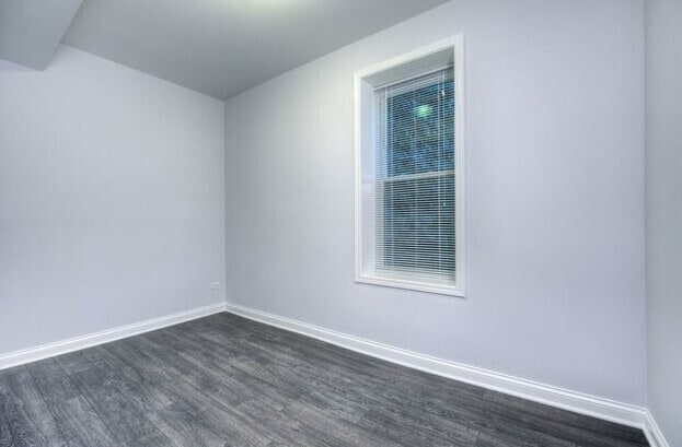 Building Photo - 1300 N Greenview Ave