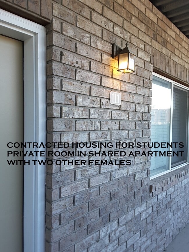 Building Photo - 1969 N Canyon Rd